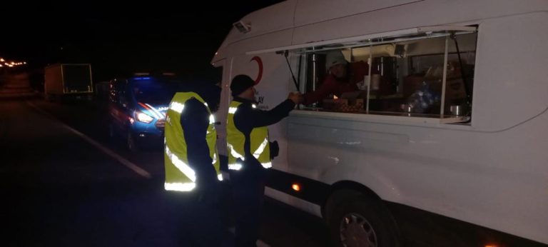 İSTANBUL’A DÖNEMEYEN 137 VATANDAŞ, TEKİRDAĞ’DA MİSAFİR EDİLDİ