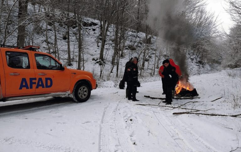 ORMANDA KAYBOLAN 4 KİŞİ 10 SAAT SONRA BULUNDU