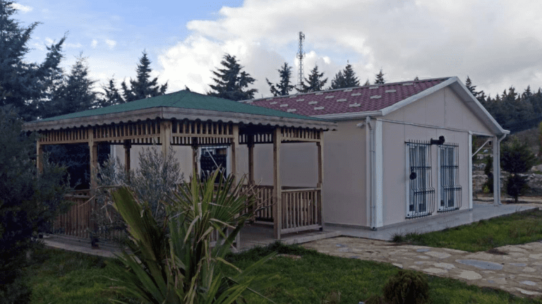 YAZLIK EVLERDEN GÜNEŞ PANELİ ÇALAN ŞAHISLAR YAKALANDI