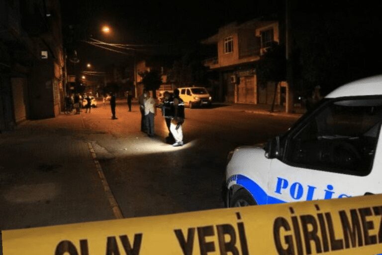 EVE DÜZENLENEN SİLAHLI SALDIRI SONUCU 3 KADIN YARALANDI