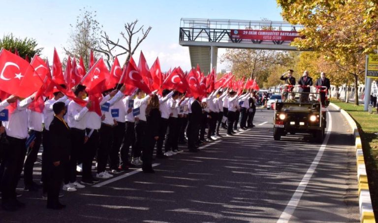 29 EKİM CUMHURİYET BAYRAMI KUTLAMALARI TÖRENLERLE BAŞLADI