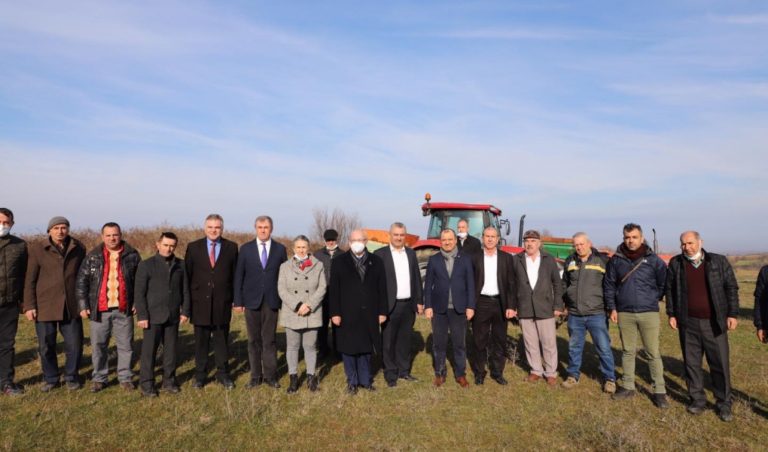 6 MAHALLEDE GÜBRE DAĞITIMI VE ATIMI GERÇEKLEŞTİRİLDİ