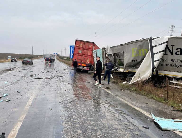 TIRLAR ÇARPIŞTI: 2 YARALI