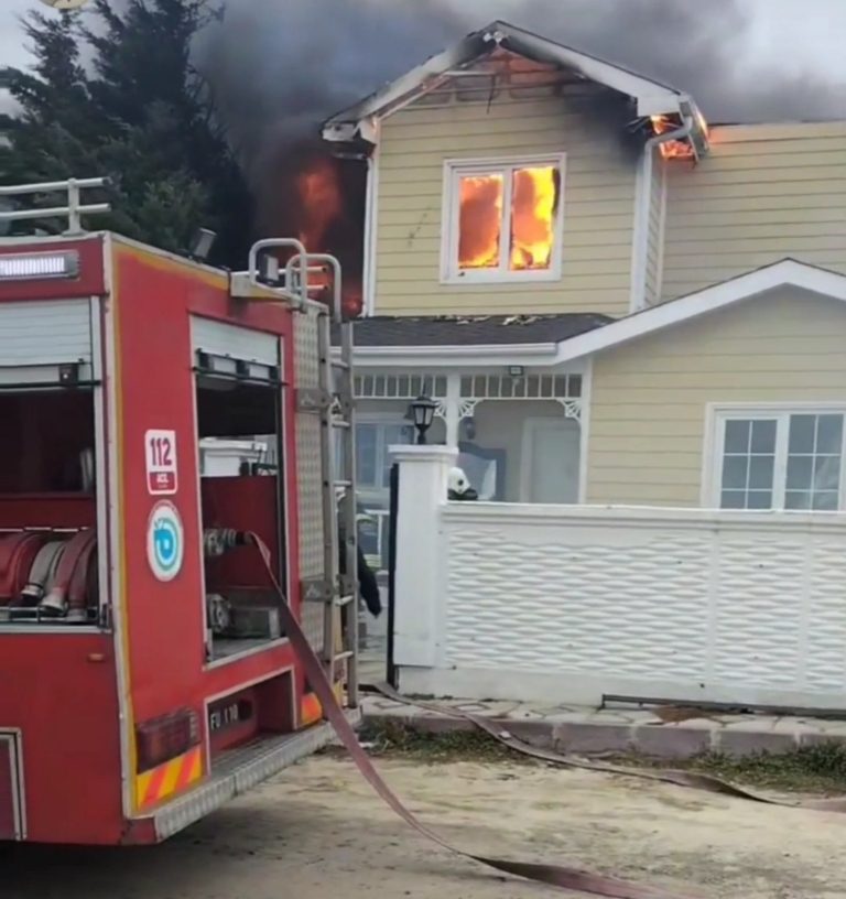 EV YANGINI KORKUTTU: KISA SÜREDE SÖNDÜRÜLDÜ