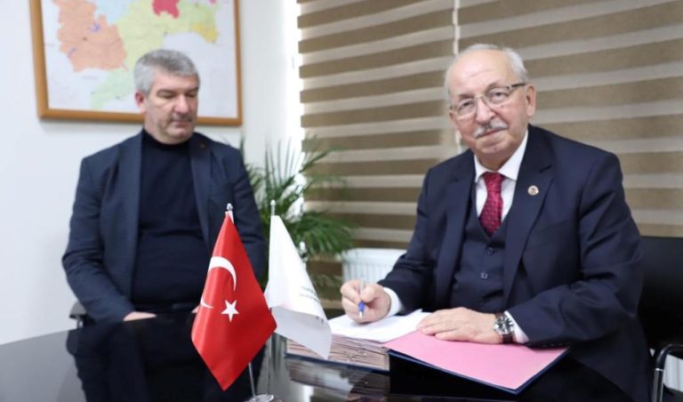 BÜYÜKŞEHİR BELEDİYESİ VE DİSK GENEL İŞ SENDİKASI ARASINDA TOPLU İŞ SÖZLEŞMESİ İMZALANDI