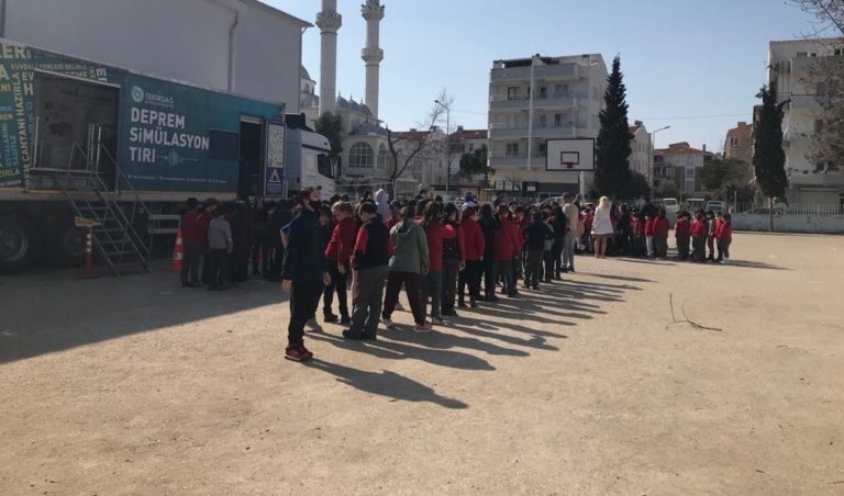 BÜYÜKŞEHİR BELEDİYESİ’NDEN AFET FARKINDALIK EĞİTİMLERİ