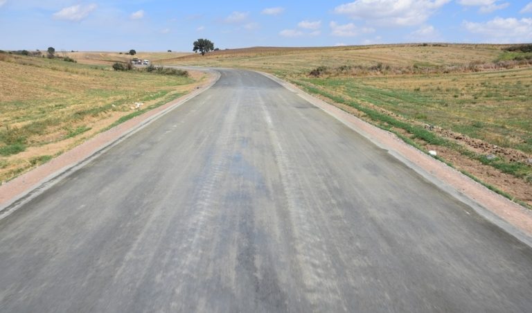 ÇORLU’DA YOL YAPIM ÇALIŞMALARI DEVAM EDİYOR