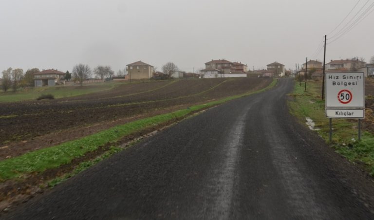 HAYRABOLU İLÇESİ, MAHALLELER ARASI BAĞLANTI YOLLARINDA SATHİ KAPLAMA YOL YAPIM ÇALIŞMALARI TAMAMLANDI