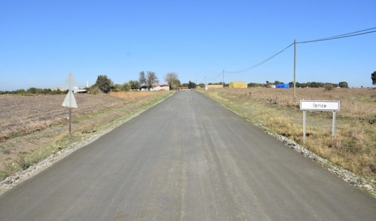 MALKARA İLÇESİNE BETON YOL HİZMETİ