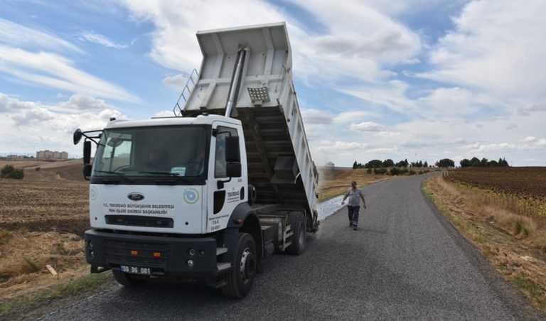 Muratlı İlçesinde Yol Yapım Çalışmaları Devam Ediyor