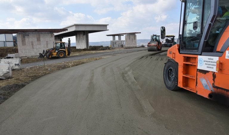 SÜLEYMANPAŞA OTOGARI BAĞLANTI GÜZERGAHLARINDA BETON YOL SERİMİ TAMAMLANDI