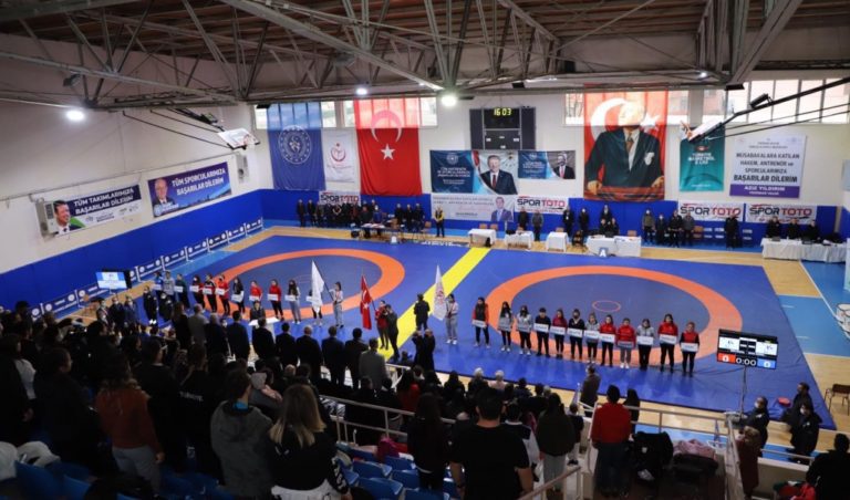TÜRKİYE BÜYÜK KADINLAR GÜREŞ ŞAMPİYONASI ÇORLU’DA BAŞLADI