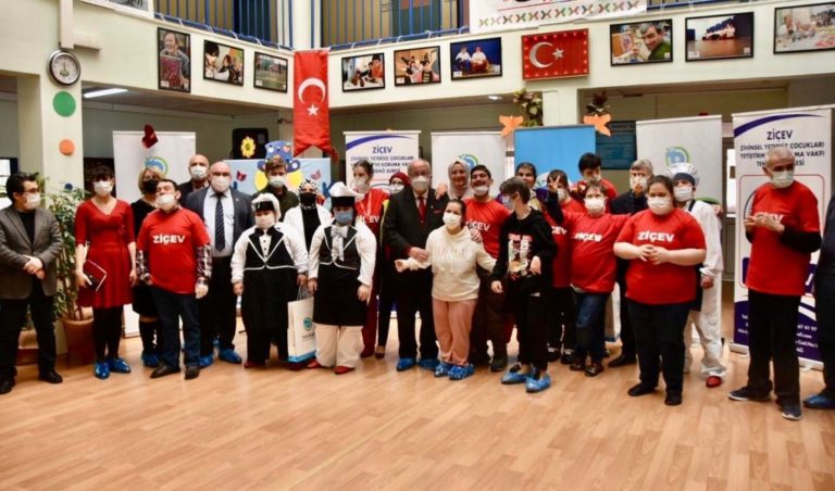 21 MART DÜNYA DOWN SENDROMU GÜNÜ KAPSAMINDA PASTA ATÖLYESİ DÜZENLENDİ