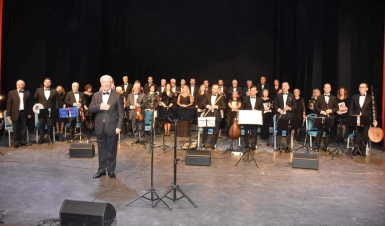 BÜYÜKŞEHİR BELEDİYESİ TÜRK SANAT MÜZİĞİ KONSERİ DÜZENLEDİ