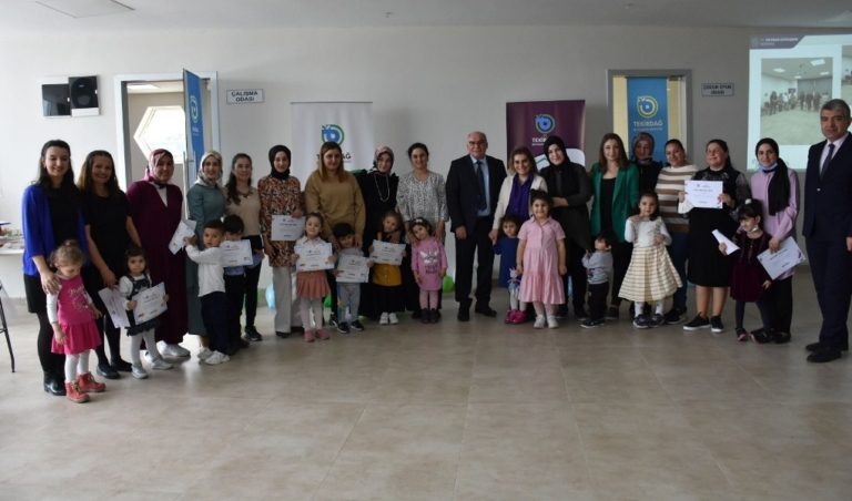 KADIN DANIŞMA MERKEZİ ATÖLYELERİ KATILIMCILARINA KATILIM BELGELERİ TÖRENLE VERİLDİ