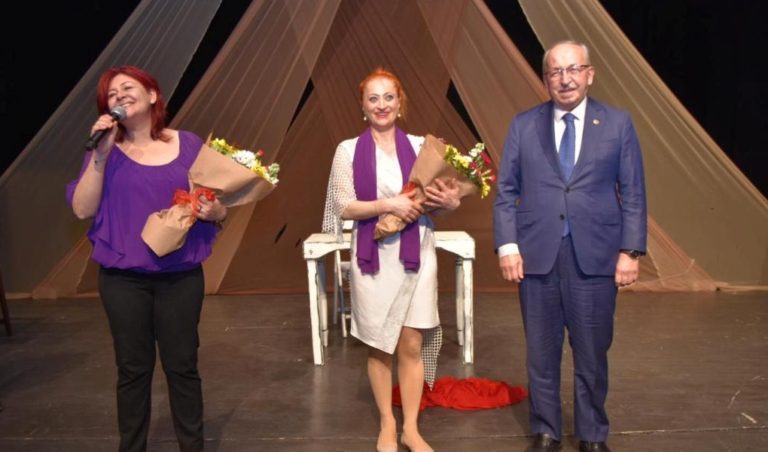 SARDUNYA KOKAN KADINLAR OYUNU TEKİRDAĞLI KADINLAR İLE BULUŞTU