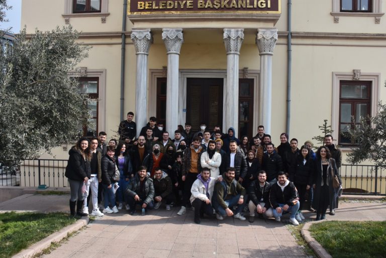 Şarköylü öğrenciler Süleymanpaşa Belediyesinin misafiri oldu