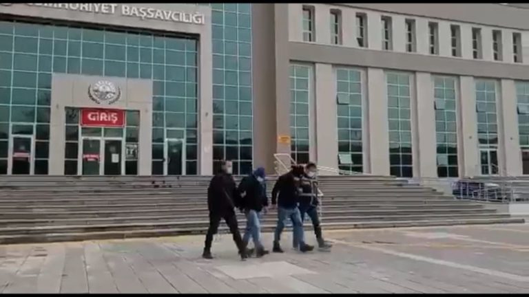 Evlerden Hırsızlık Şüphelisi 2 Kişi Tutuklandı