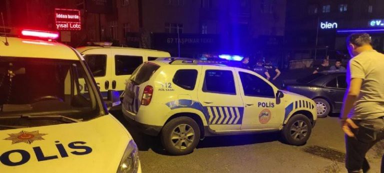 Arkadaşını Silahla Vurarak Ağır Yaraladı!