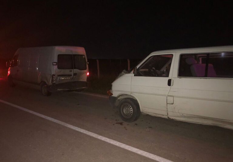 Park Halindeki Araca Çarptı: 1 Yaralı