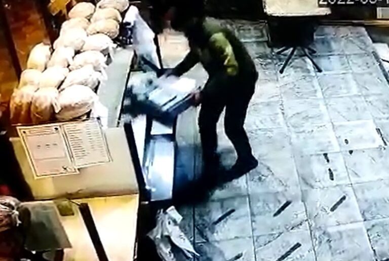 Fırının Yazar Kasasını Çaldı: Bekçiler Yakaladı!