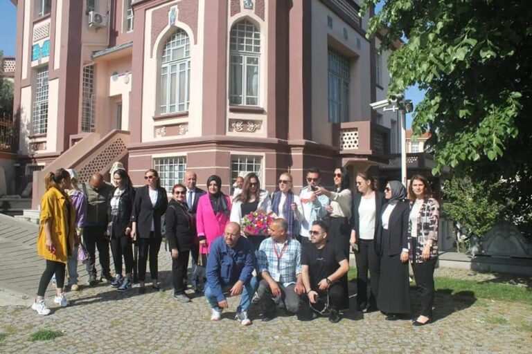 Bakan Ersoy’un Eşi Tekridağ’da Tarihi Yerleri Gezdi