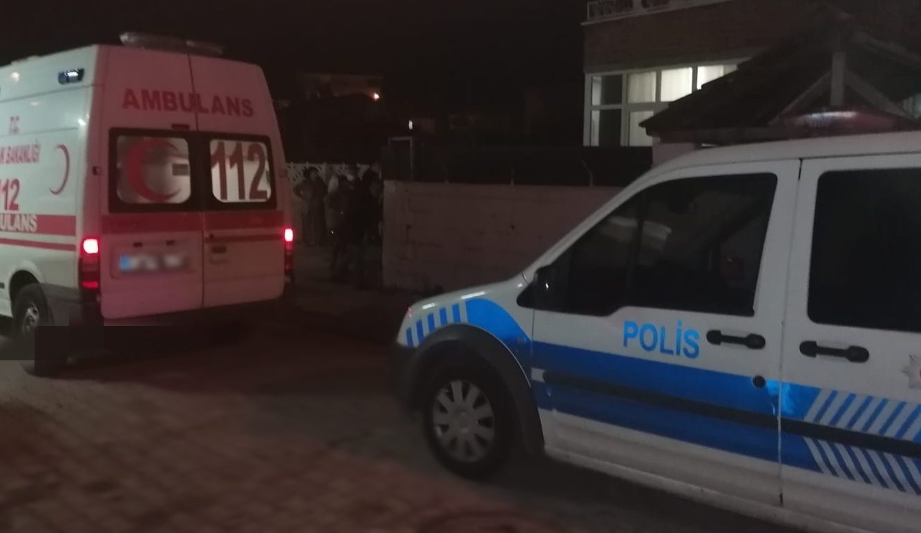 İlaç İçerek İntihar Kalktı: Yoğun Bakıma Kaldırıldı İlaç İçerek İntihar Kalktı: Yoğun Bakıma Kaldırıldı
