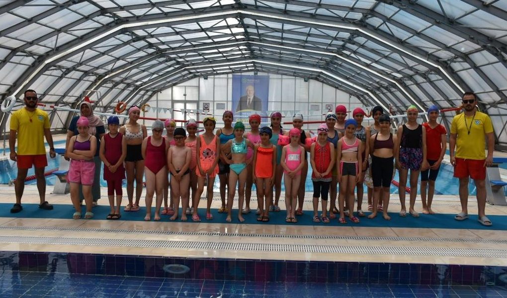 BÜYÜKŞEHİR BELEDİYESİ ÇOCUKLARI SU SPORLARI İLE BULUŞTURDU BÜYÜKŞEHİR BELEDİYESİ ÇOCUKLARI SU SPORLARI İLE BULUŞTURDU
