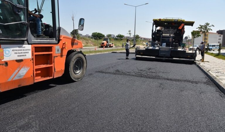 ÇORLU İSMETPAŞA BULVARI’NDA ASFALT ÇALIŞMALARI TAMAMLANDI