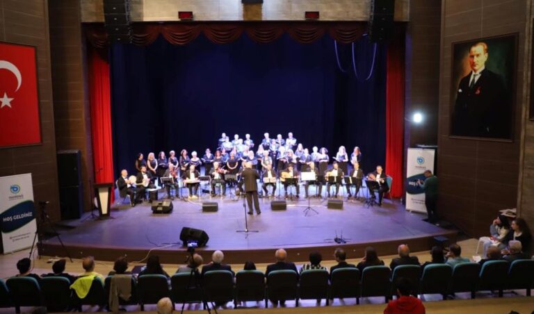 TEKİRDAĞLI SANATSEVERLER YAZA MERHABA KONSERİNDE BULUŞTU
