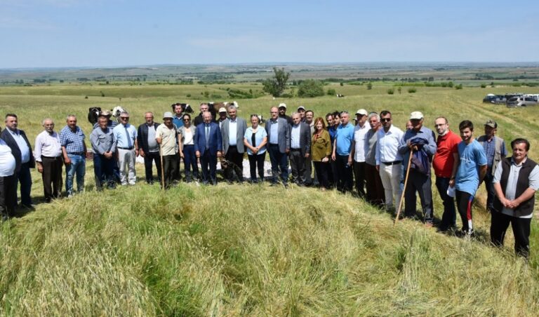 TÜRKİYE’NİN EN BÜYÜK MERA ISLAH PROJESİ ÜRETİCİLERİN YÜZÜNÜ GÜLDÜRMEYE DEVAM EDİYOR