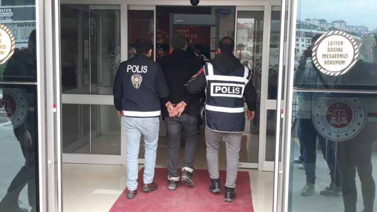 Otomobil Üzerinden Lastik Çalan Hırsızlar Yakalandı!