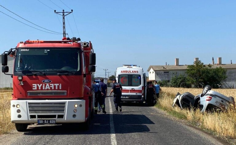 Arı Paniği Kazaya Neden Oldu: Araç Takla Attı! 3 yaralı