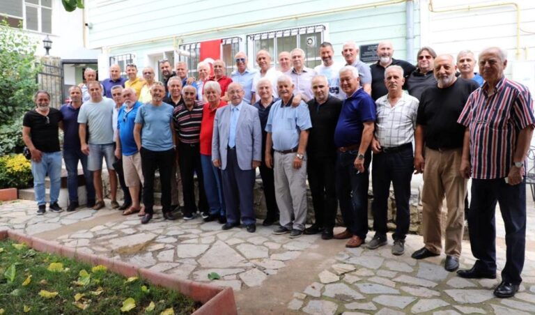 BAŞKAN ALBAYRAK TEKİRDAĞSPOR’UN ESKİ DÖNEM FUTBOLCULARIYLA BULUŞTU