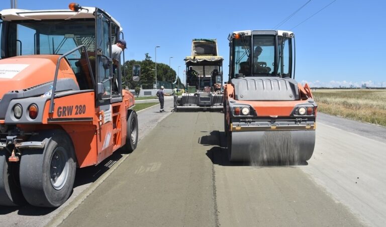 ÇERKEZKÖY VE ERGENE İLÇELERİNDE BETON YOL SERİM ÇALIŞMASI TAMAMLANDI