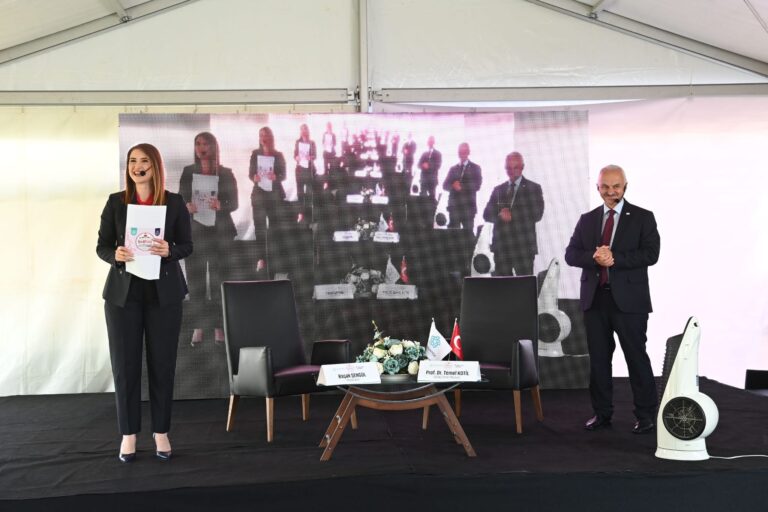 Kültür Çadırının ilk konuğu Prof. Dr. Temel Kotil oldu