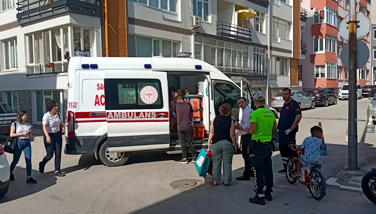 Çocuk Sürücü Yayaya Çarptı: 3 Yaralı Çocuk Sürücü Yayaya Çarptı: 3 Yaralı