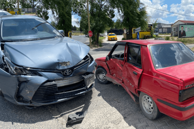 Trafik Kazasında 2 Kişi Yaralandı