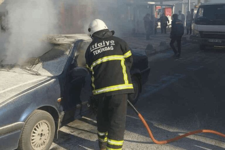 Motor Kısmından Çıkan Yangın Aracı Alev Topuna Döndürdü!