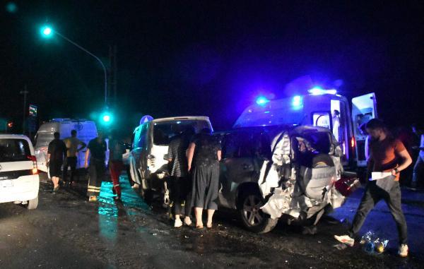 TIR Kırmızı Işıktaki Araçlara Çarptı: 4’ü Çocuk 12 yaralı