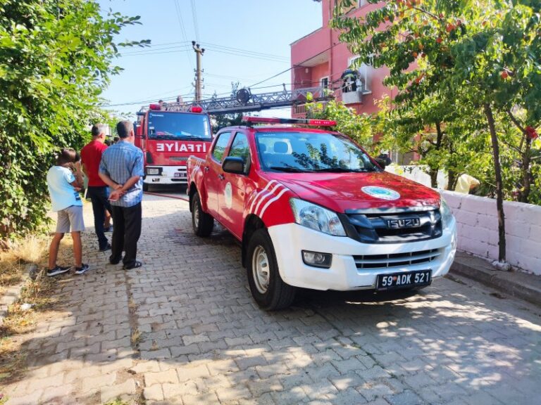 Ev Yangınında 1 Kişi Dumandan Etkilendi
