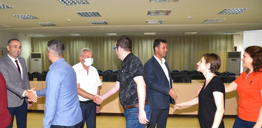 Başkan Sarıkurt Belediye Personeli ile Bayramlaştı Başkan Sarıkurt Belediye Personeli ile Bayramlaştı