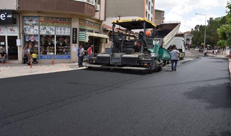 HAYRABOLU İLÇESİ ALPULLU CADDESİNDE SICAK ASFALT ÇALIŞMALARI TAMAMLANDI