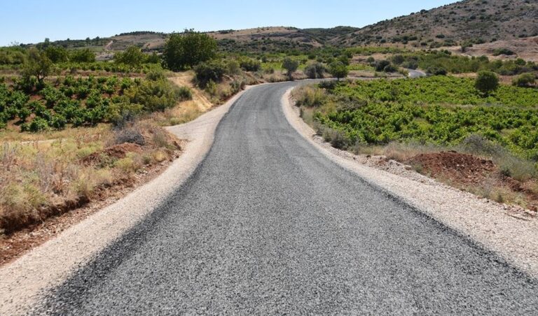İL GENELİNDE YOL YAPIM, BAKIM VE ONARIM ÇALIŞMALARI DEVAM EDİYOR