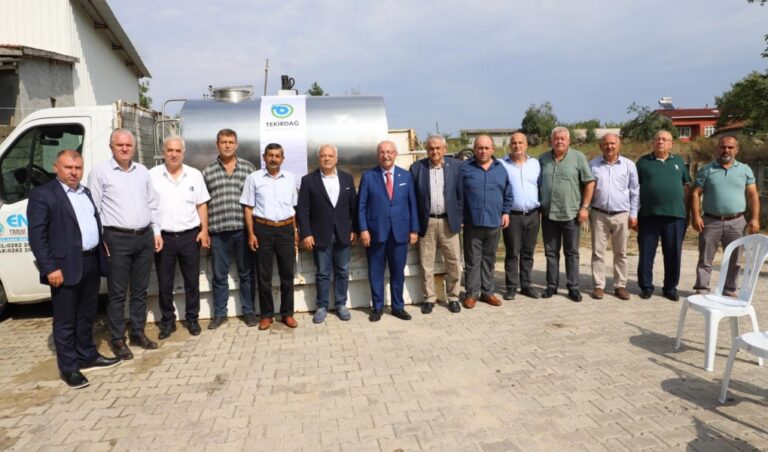 Büyükşehir, Üreticilere Makine Ve Ekipman Desteğini Sürdürüyor