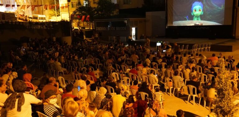 Çardaklı Çeşme Sahnesi Açıldı