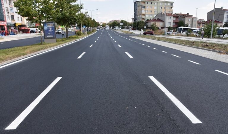 Çorlu’da 4 Bin Ton Sıcak Asfalt Serimi Yapıldı