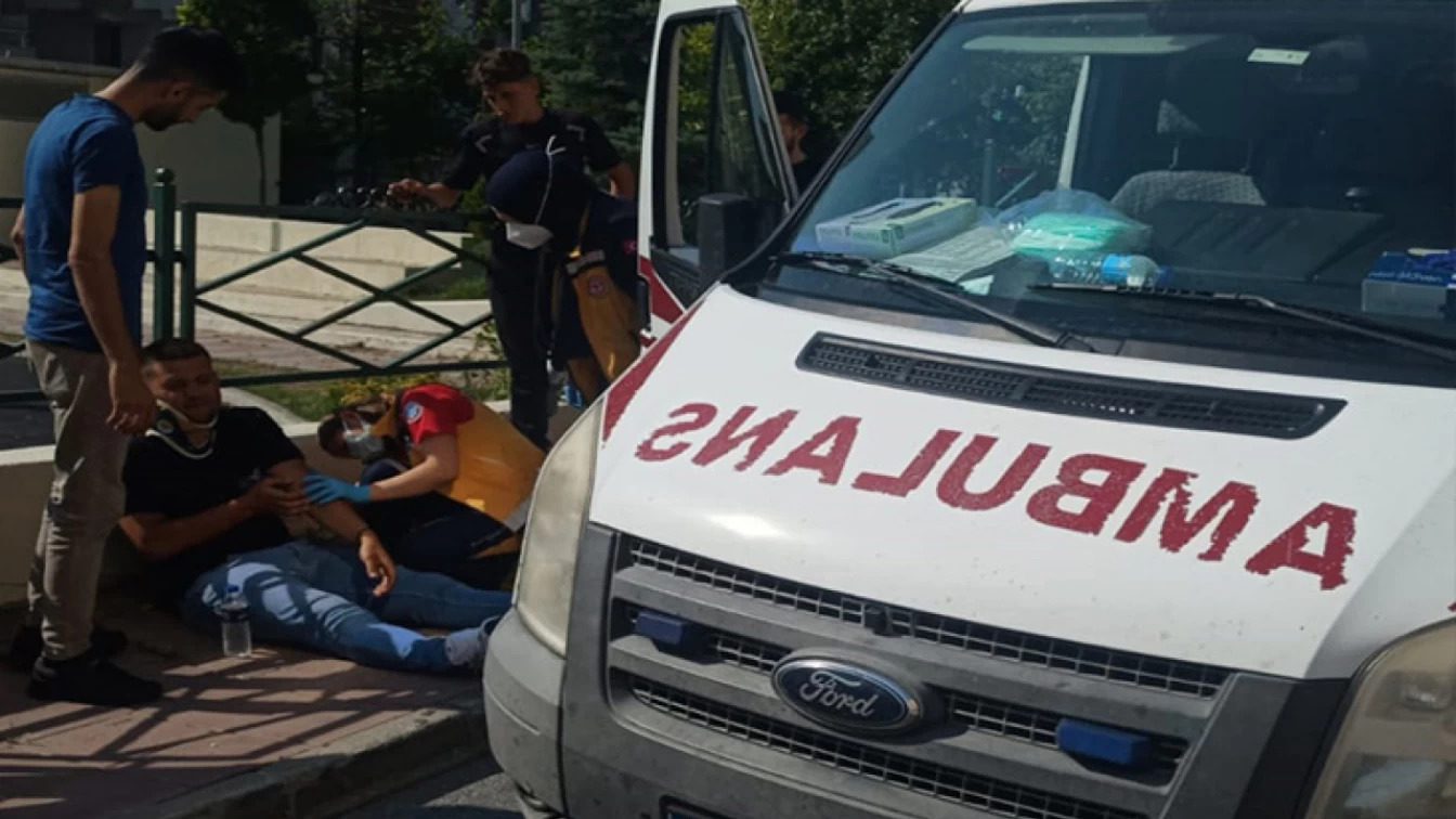 Yola Dökülen Yağ Kazaya Neden Oldu: 1 Yaralı! Yola Dökülen Yağ Kazaya Neden Oldu: 1 Yaralı!