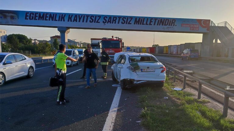 Otobüs İle Otomobil Çarpıştı: 5 Yaralı!