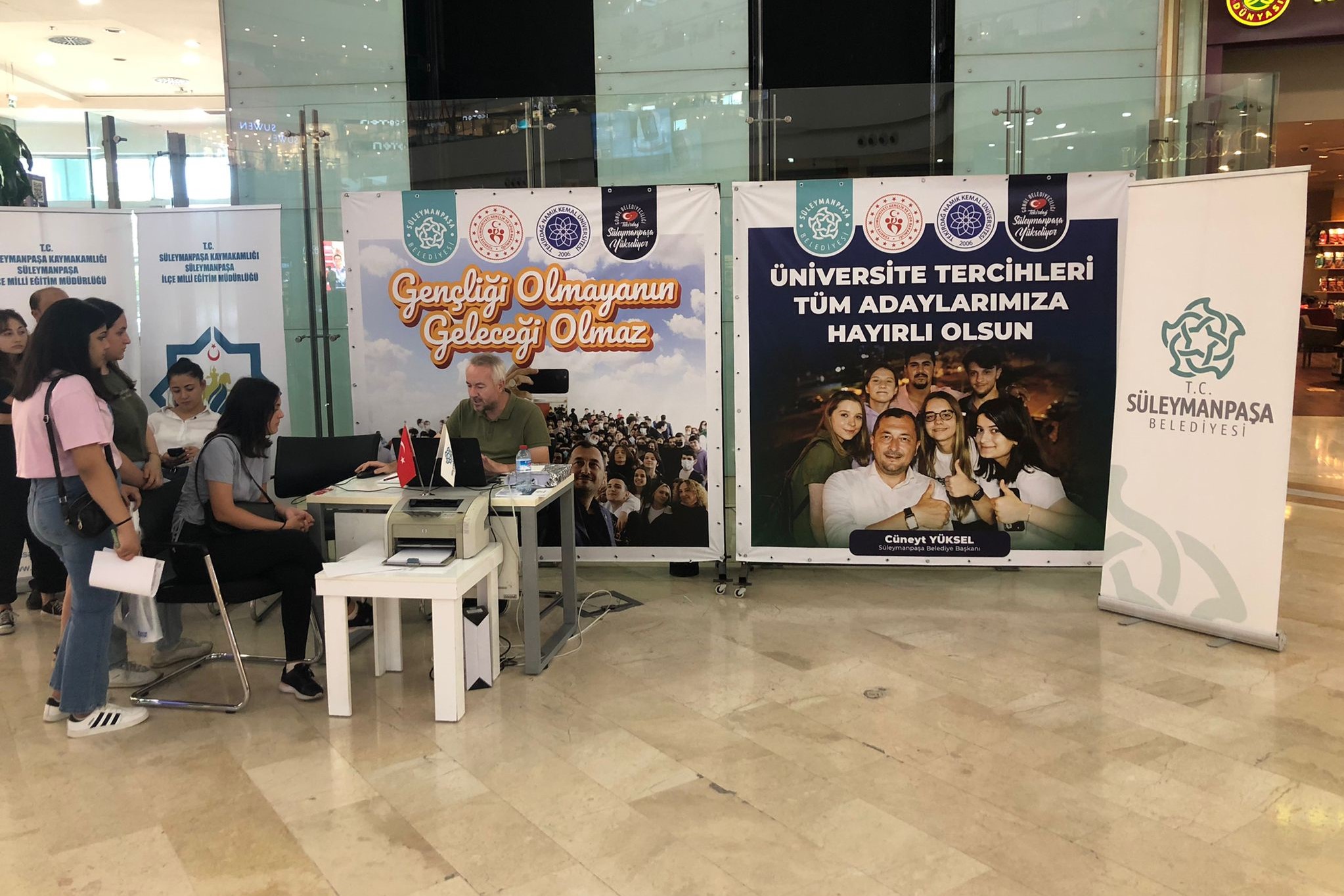 Süleymanpaşa Belediyesinden üniversite adaylarına tercih desteği Süleymanpaşa Belediyesinden üniversite adaylarına tercih desteği